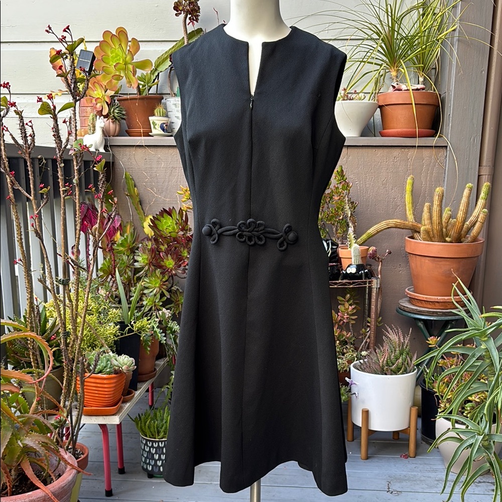 Elegant Black Sleeveless Dress